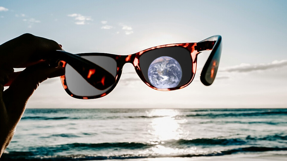 © Illustration: Jennifer Ehle; Images: Unsplash/Nasa