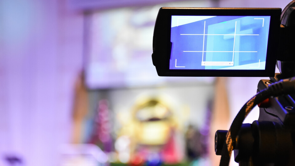 © istock.com/NoonVirachada